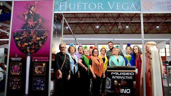 Coro rociero, castañuelas y baile: Huétor Vega agita la Feria de los Pueblos