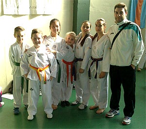 Exhibición de la cantera hueteña en el Campeonato de Andalucía  de Técnica de Taekwondo