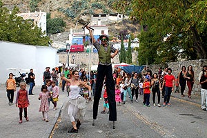 El Festivalillo del Membrillo consagra su apuesta por el arte en la calle en la mancomunidad