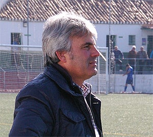 El CD Huétor Vega exhibe orden, músculo y goles en el arranque liguero