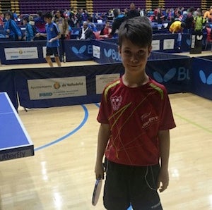 El niño prodigio del tenis de mesa hueteño deslumbra en el estatal