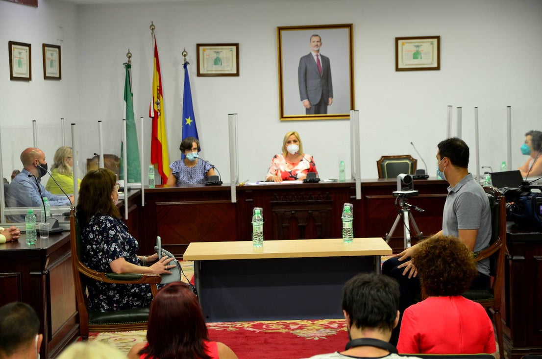 Fotos: Purificación López Quesada, nueva alcaldesa de La Zubia tras prosperar la moción de censura