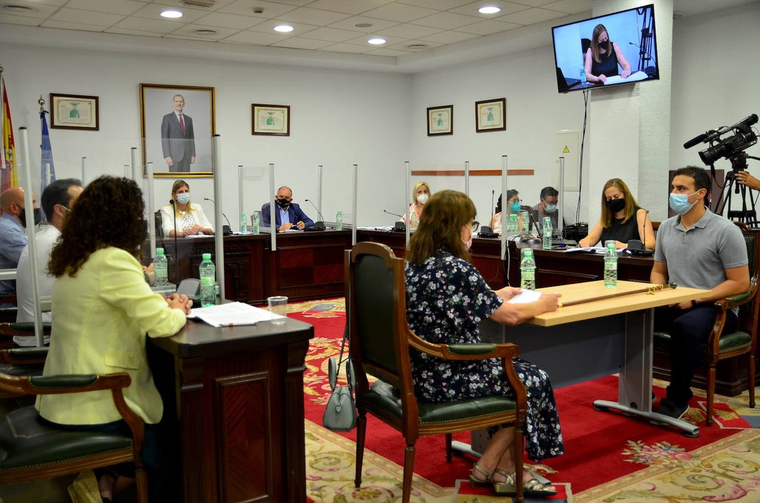 Fotos: Purificación López Quesada, nueva alcaldesa de La Zubia tras prosperar la moción de censura