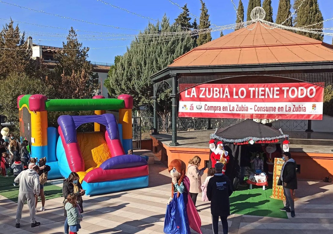 Fotos: Mercado navideño de artesanas en La Zubia