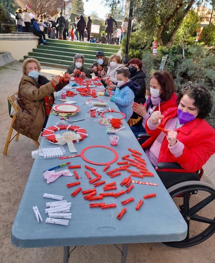 Fotos: Mercado navideño de artesanas en La Zubia
