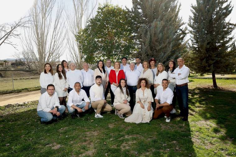 El PSOE de La Zubia acude con una lista paritaria y renovada, formada por 22 personas.