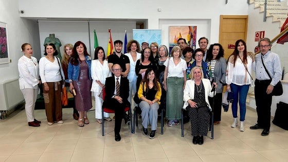 Medio centenar de artistas del Centro Artístico de Granada exponen en La Zubia