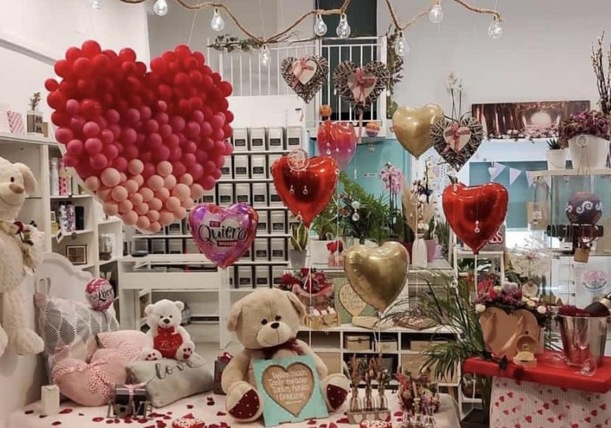 La Zubia organiza un concurso de escaparates para celebrar San Valentín