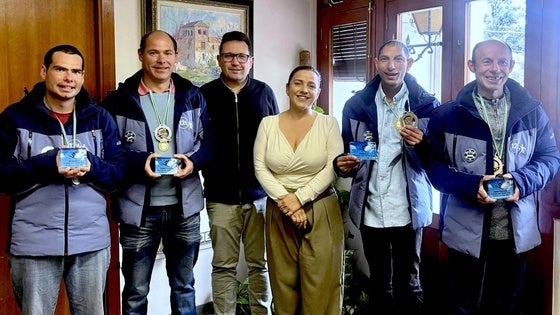 Los esquiadores del Club Deportivo 12t, homenajeados en La Zubia
