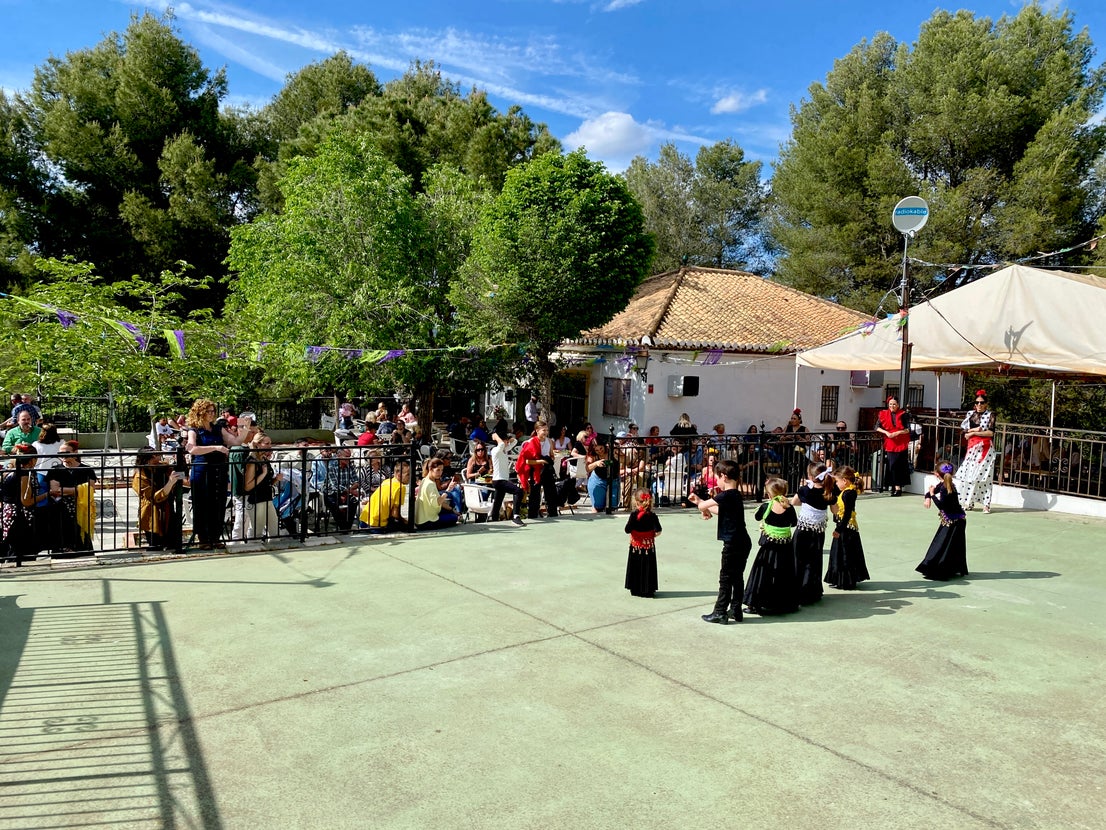 La esencia vecinal de las cruces de La Zubia