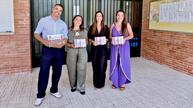 El Ayuntamiento de La Zubia reparte 3.000 agendas entre todos los escolares del municipio