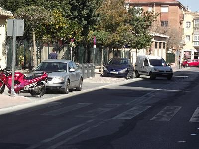 Comerciantes piden flexibilizar el aparcamiento en las calles Barcelona y Salvador Dalí