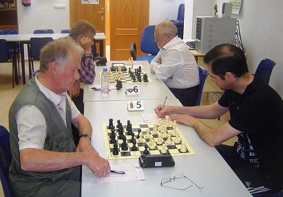 Los ingleses del Broadland de ajedrez vencen en La Zubia