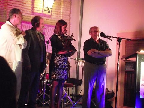 La Zubia se vuelca con Rafael Guillén en una noche "inolvidable para mí"