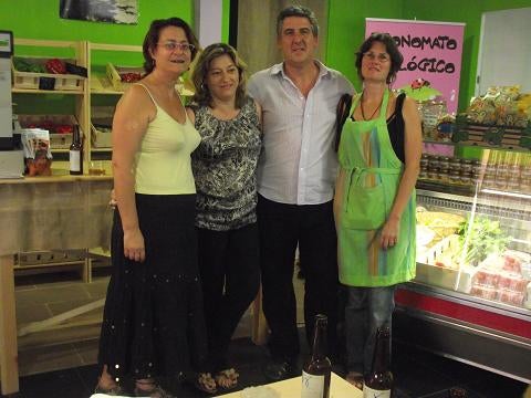 El economato ecológico de la Zubia amplía su oferta con la venta de cordero y pescado