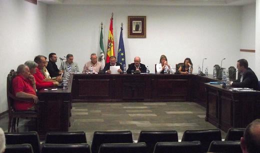 PP y APZ acusan a UGT de complicidad en los contratos realizados de forma irregular