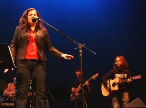 Alendra presenta en el Carlos Cano su último trabajo