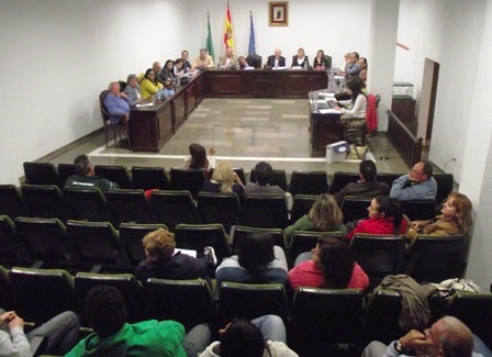 PP y APZ critican la "incoherencia" del PSOE tras retirar las demandas por abono de las vacaciones no disfrutadas