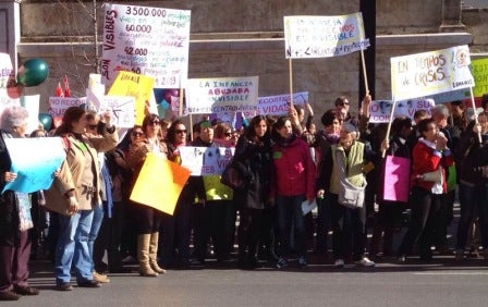 El Ayuntamiento se manifiesta contra los recortes en los centros de menores