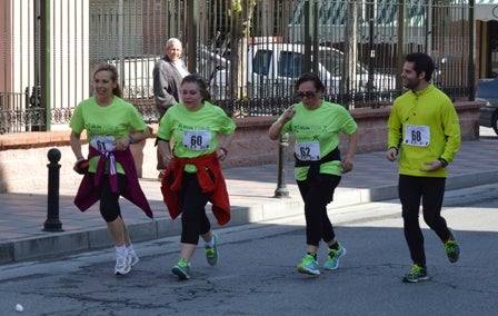 Casi 800 atletas participan en la II Vuelta Pedestre 'Corre por el Parkinson'