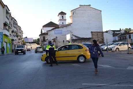 Normalidad en La Zubia tras el corte de la carretera