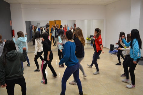 Eros Peña imparte el taller de Hip-Hop en la Casa de la Juventud