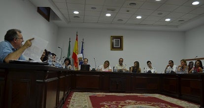 Torregrosa anima a Estévez a llevar a pleno la modificación de la ordenanza del uso de las instalaciones municipales