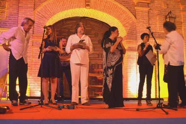 La poesía internacional y Luis Pastor hacen inolvidable la segunda velada de Poesía en el Laurel