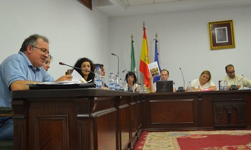 Estévez recuerda a Torregrosa que el gobierno PP-APZ retiró las agendas a más de 1.100 alumnos de Secundaria
