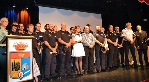 La Zubia rinde homenaje al cuerpo de agentes de la Policía Local en un acto cargado de emoción