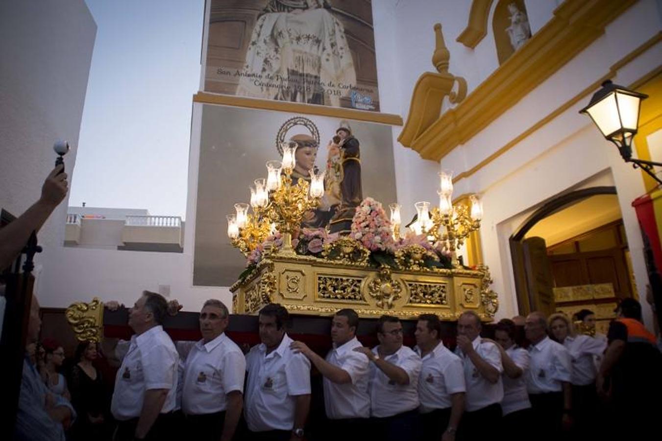 Carboneras despidió ayer con fuegos artificiales y la tradicional traca final sus fiestas más grandes en honor a San Antonio de Padua. Un año más las fiestas de Moros y Cristianos finalizaron con un éxito rotundo de participación.