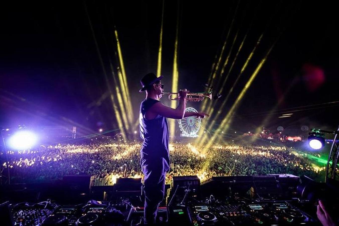 La sexta edición de Dreambeach, la Nueva Era, está dejando momentos inolvidables en el recinto de Palomares-Villaricos. Los asistentes están disfrutando de 150 horas de música electrónica en directo.