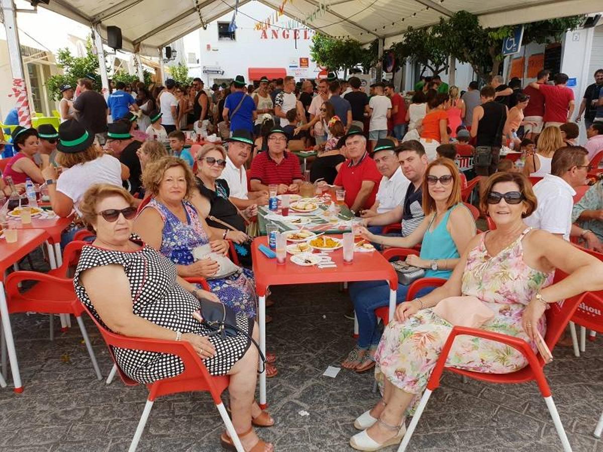 La feria del mediodía en la plaza Nueva ha sido un éxito.