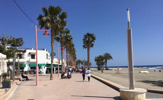 La riña entre niños en Carboneras acaba con agresión entre hombres