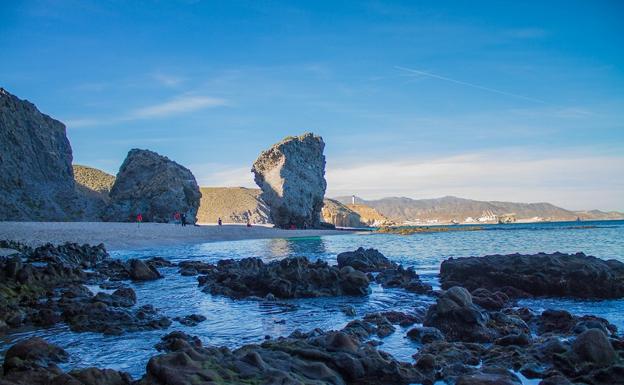 La playa de los Muertos, ubicada en el término municipal de Carboneras, es uno de los grandes atractivos del Levante almeriense.