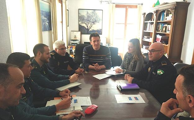 La Policía Local de Mojácar supervisa los casos de violencia de género