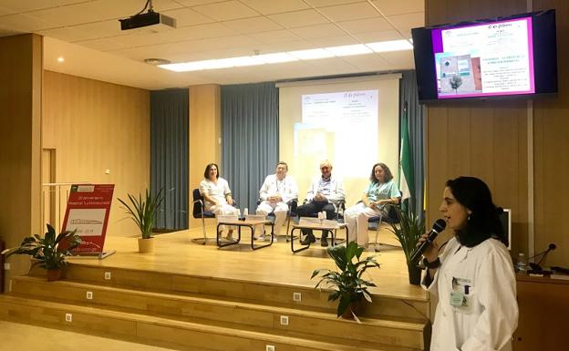 Diferentes Unidades de Gestión Clínica hicieron un recorrido por la atención sanitaria en estos 20 años.