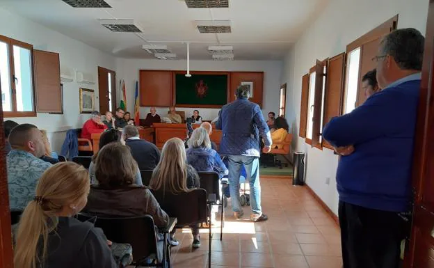 Hasta tres asistentes fueron expulsados del salón de plenos del Ayuntamiento de Mojácar.