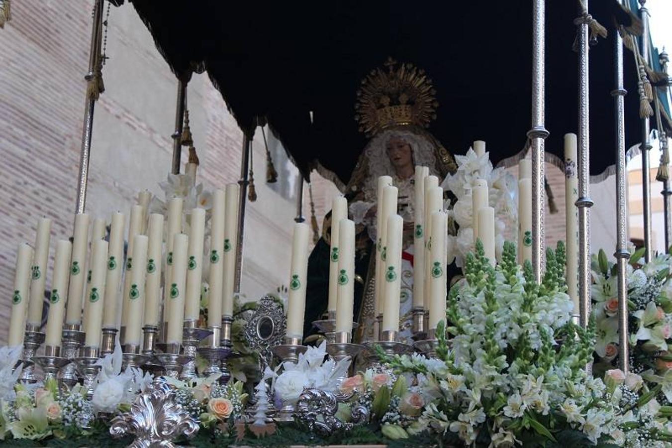 Otro Martes Santo más celebró su entrañable procesión la Hermandad Juvenil e Infantil de la Virgen de los Perdones y Jesús de la Esperanza. Al caer la noche, decenas de niños y adolescentes veratenses se convirtieron durante unas horas en verdaderos hombres y mujeres portadores de grandiosos pasos, mostrando una serenidad espectacular.