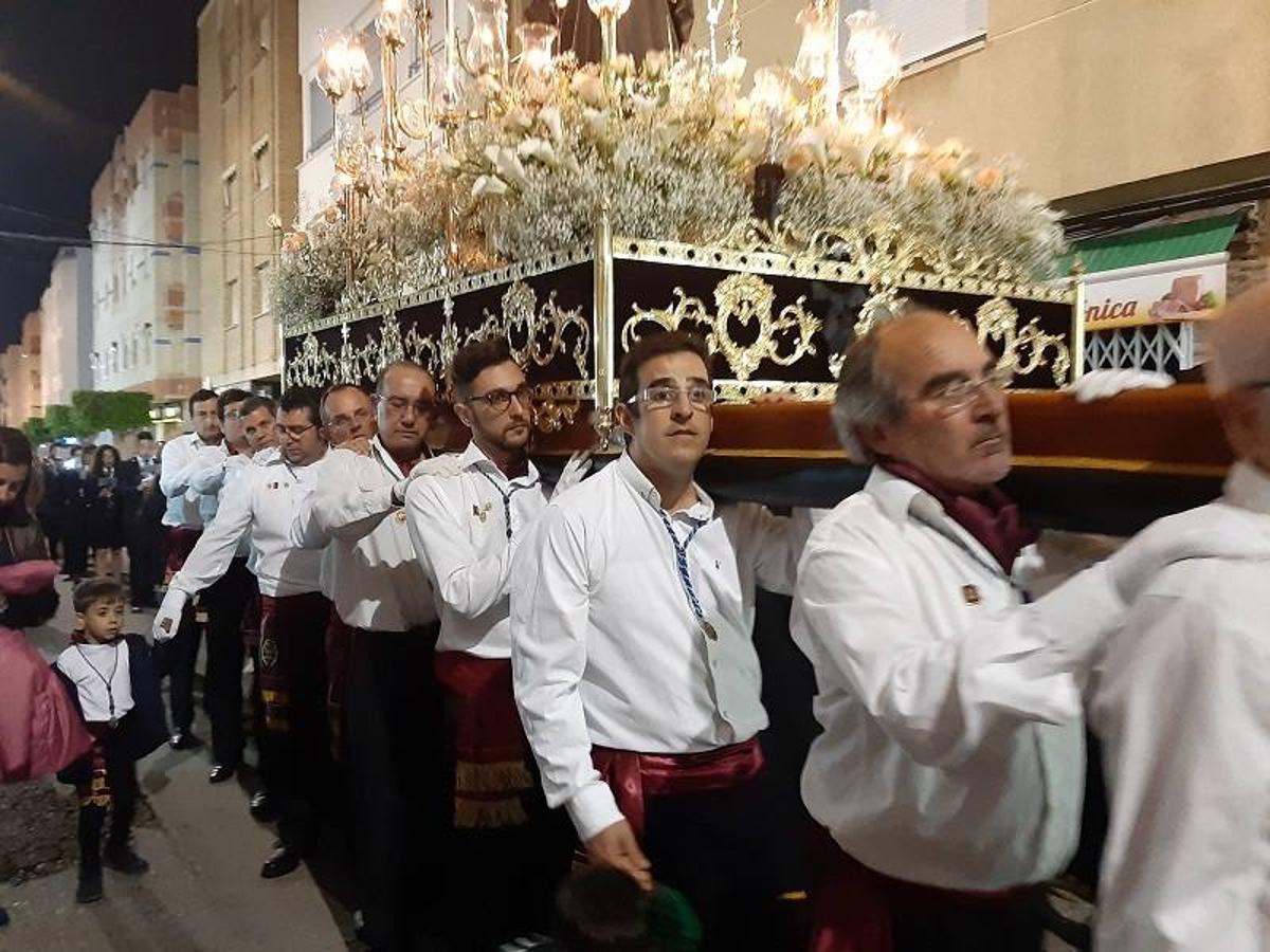 La Cofradía Santo Cristo de la Misericordia y Santísima Virgen de la Amargura (Madre de la Salud) procesionó este Miércoles Santo por las calles de Garrucha de manera muy emotiva.