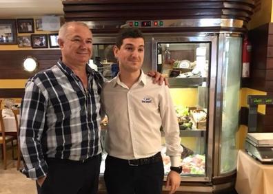 Imagen secundaria 1 - Imágenes de la anterior edición de la cata de vinos a ciegas.