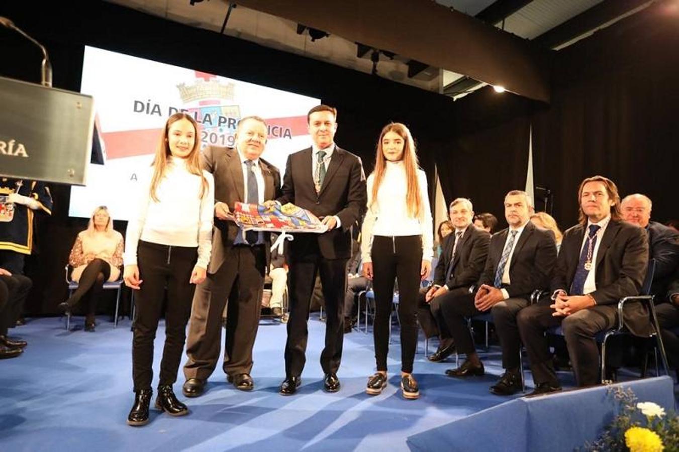 Entrega de la bandera de Alcóntar