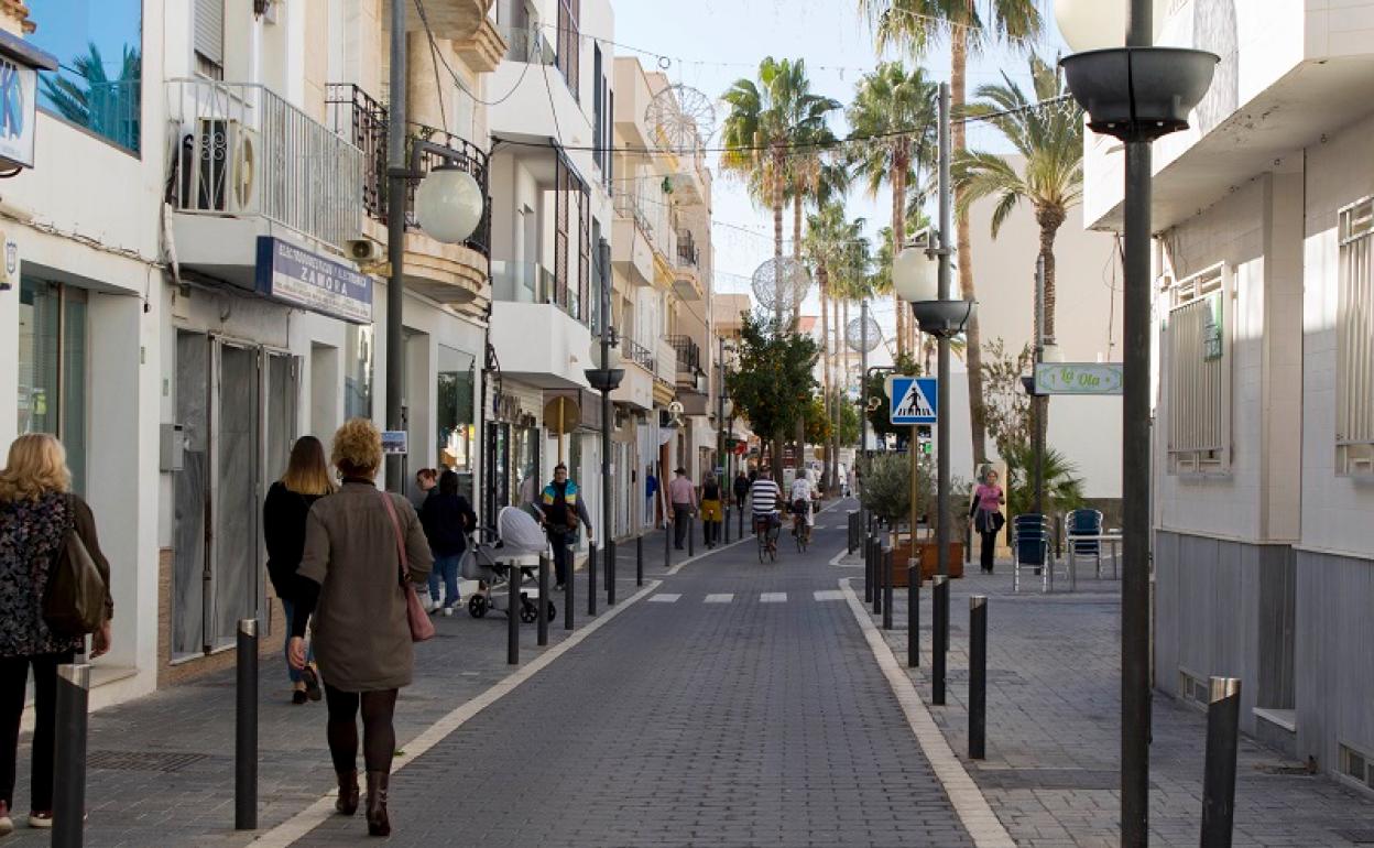 Carboneras celeba el 'black weekend' para incentivar las compras en los comercios locales