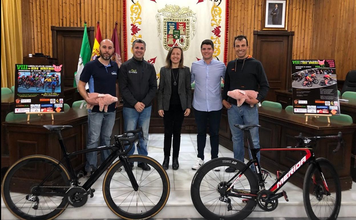Presentación de la VIII Carrera Ciclista. 