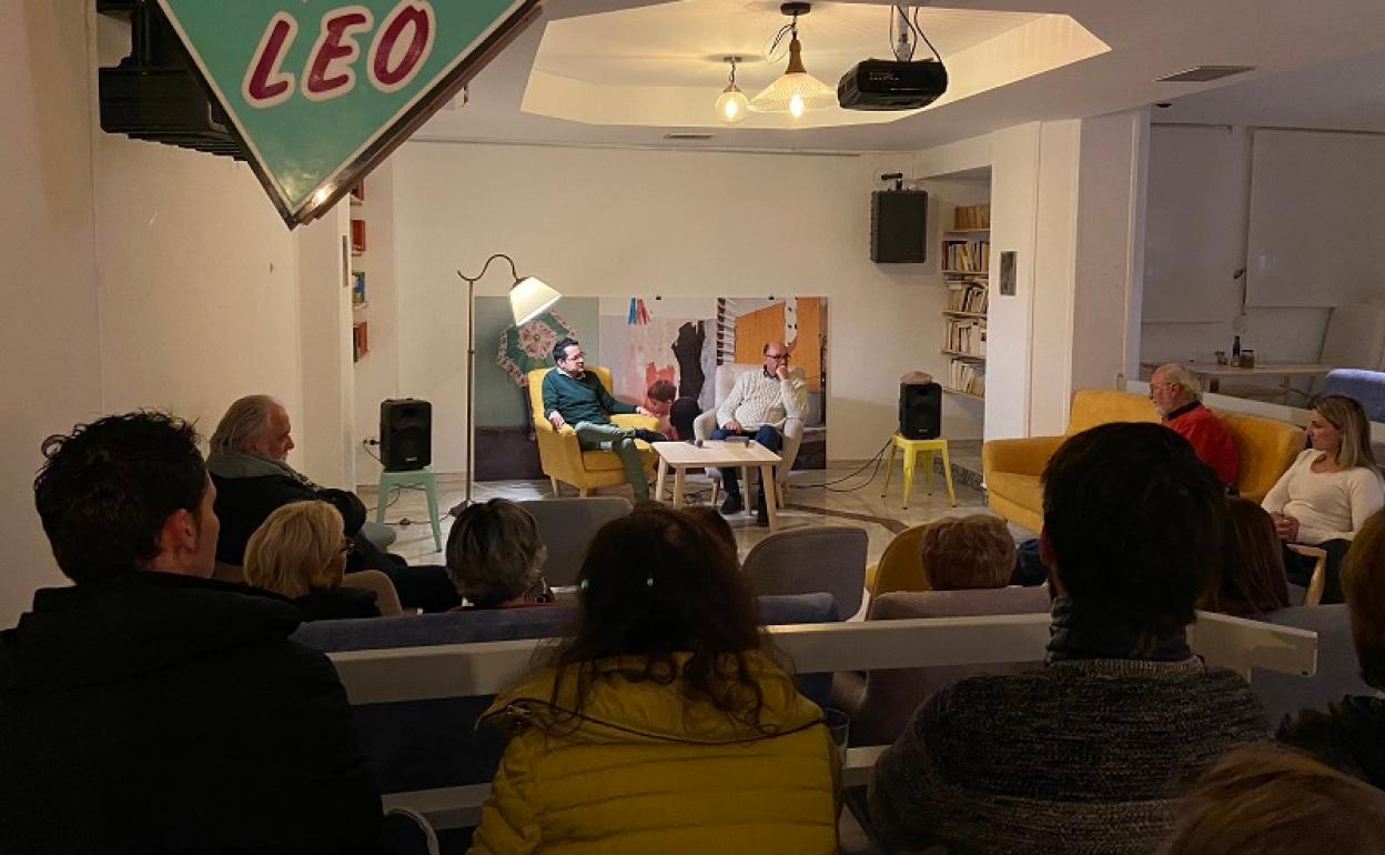 Alberto Cerezuela inaugura en Antas 'Diez años de Argaria' con la presentación de su primera novela