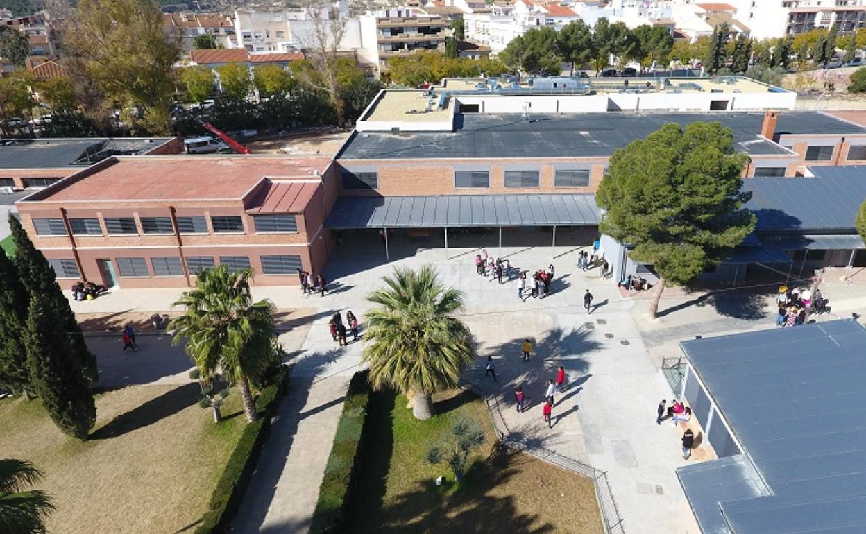 Polémica por un taller de sexualidad | Educación abre una investigación por simular una felación en un taller sobre sexo en Huércal-Overa
