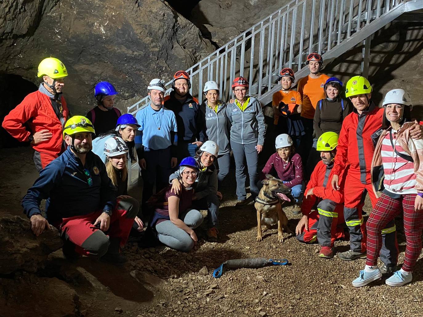 Imagen secundaria 1 - Los participantes en las tareas de rescate llevadas a cabo en la Geoda de Pulpí. 