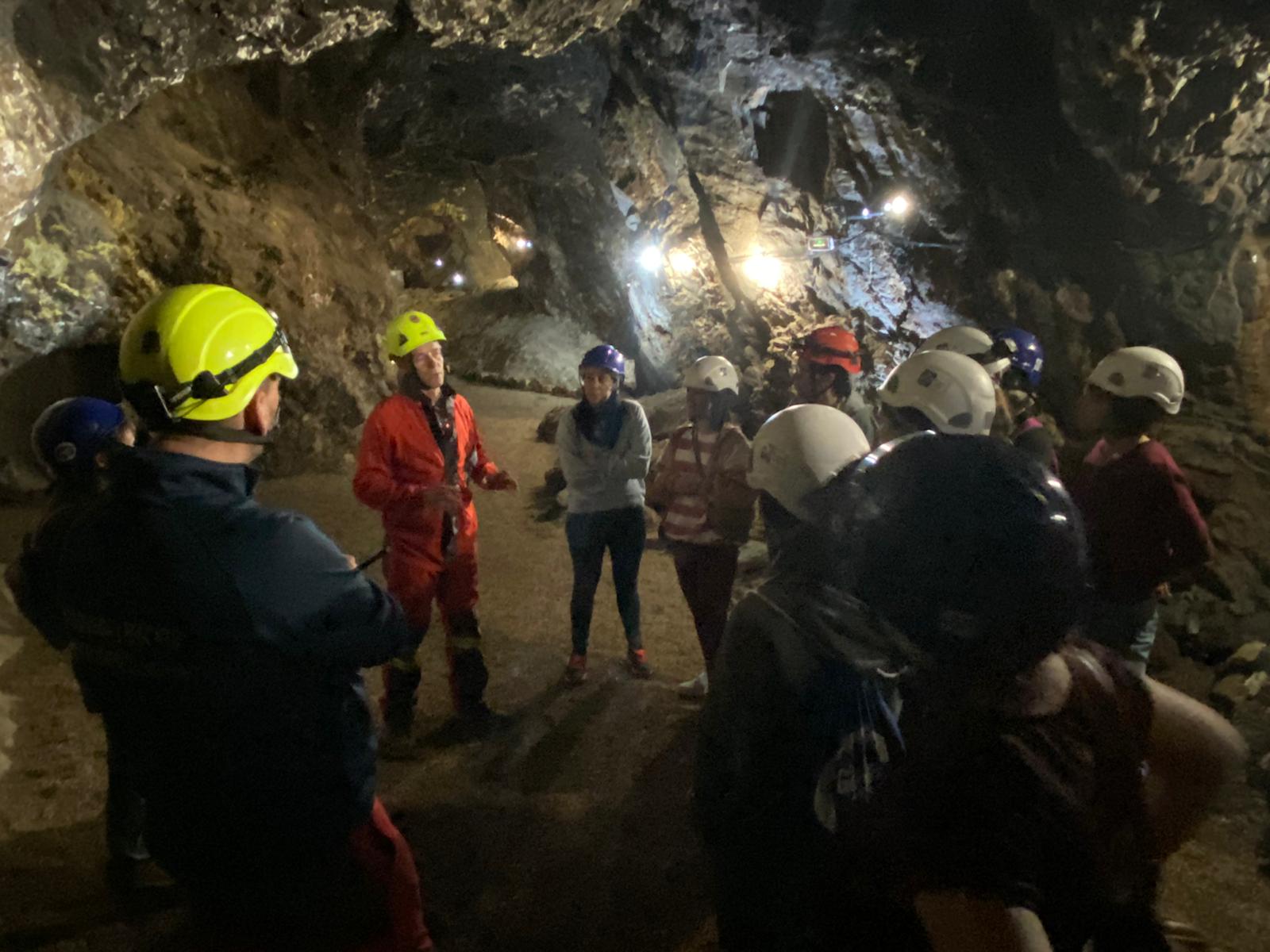 Imagen secundaria 2 - Los participantes en las tareas de rescate llevadas a cabo en la Geoda de Pulpí. 