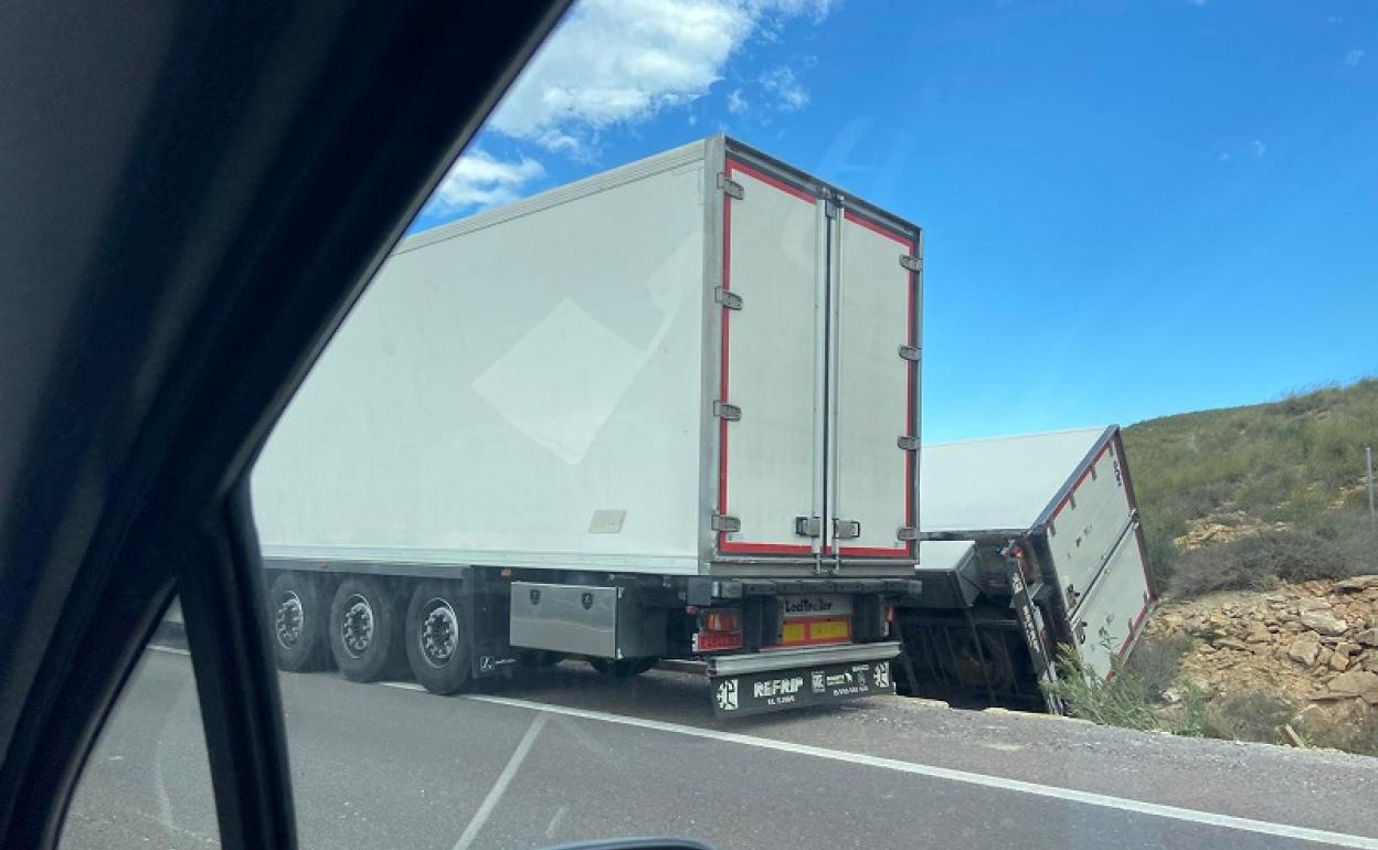 Accidente de tráfico en Almería | Un accidente de tráfico en la A-7 provoca retenciones en Los Gallardos dirección Almería