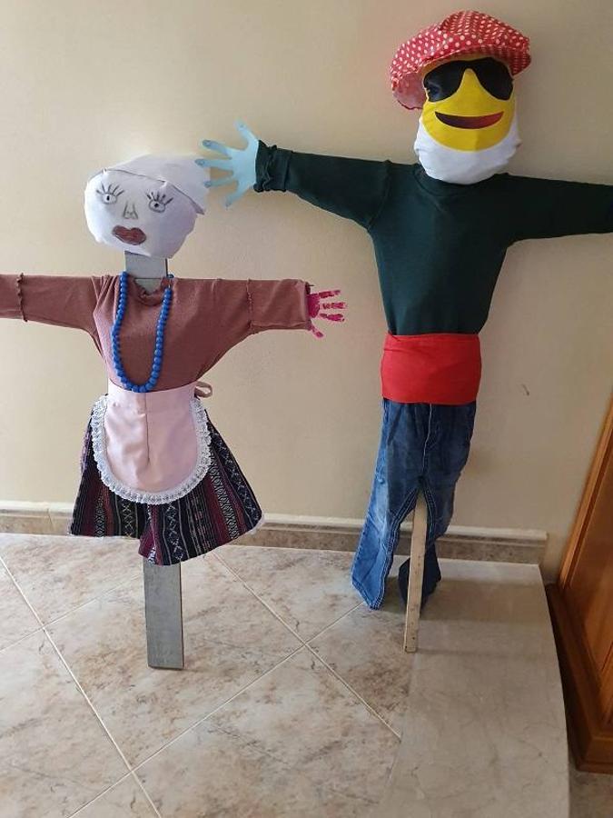 Viejas en los balcones para conmemorar este día. 